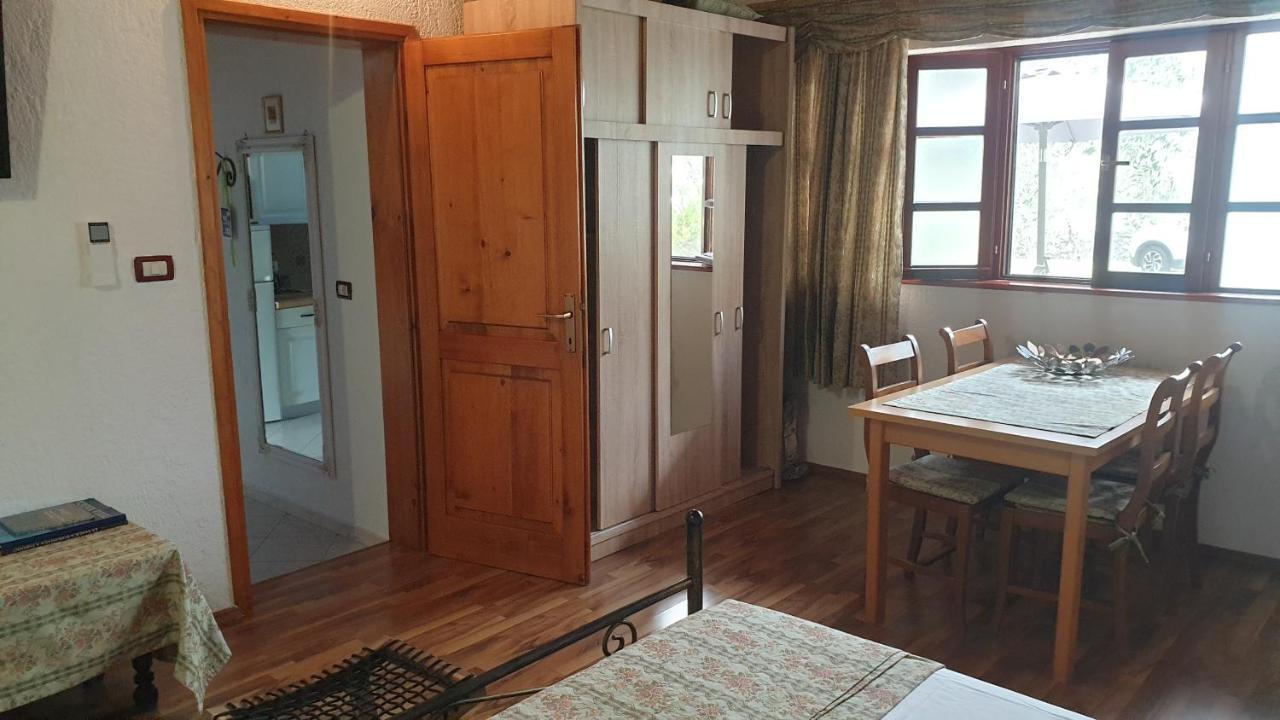 Apartments Karmen Funtana Eksteriør bilde